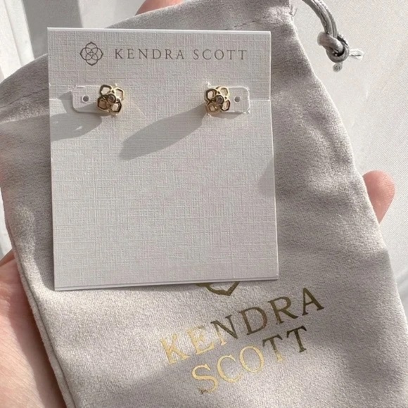 Kendra Scott Rue Mini Logo Stud Gold Earrings NEW - Picture 2 of 5